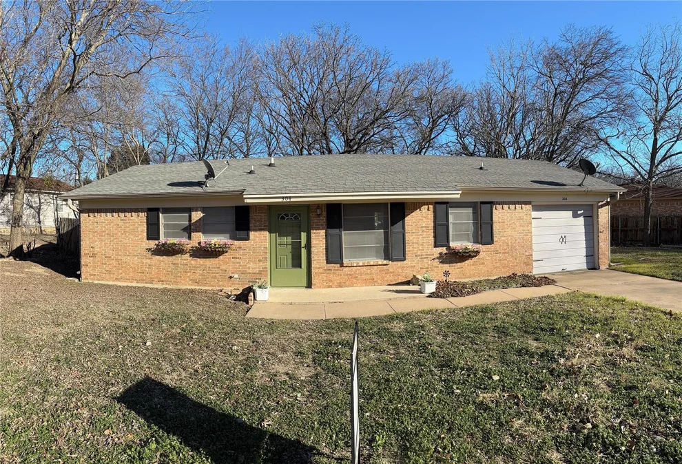 Unit for sale at 304 Sherwood, Copperas Cove, TX 76522
