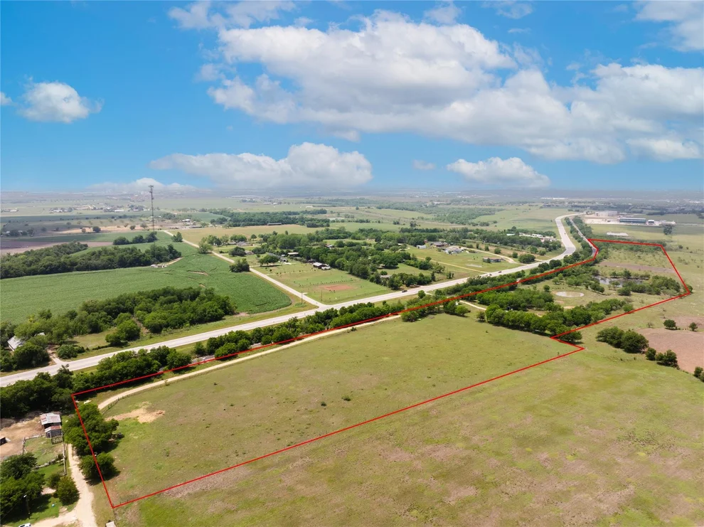 Unit for sale at 2901 and 501 S Main ST, Taylor, TX 76574