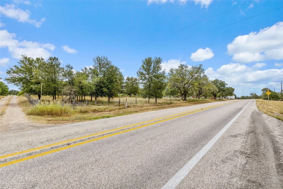 Unit for sale at 827 FM 671, Lockhart, TX 78644