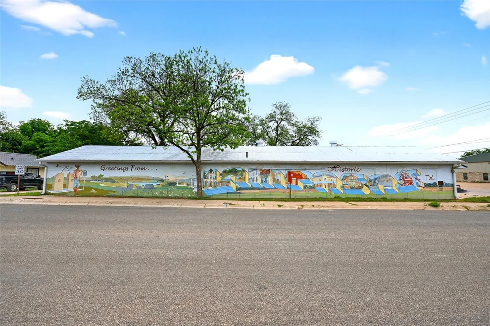 Unit for sale at 401 E 6th ST, Lampasas, TX 76550