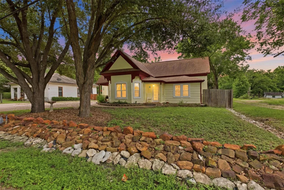 Unit for sale at 400 S Willis ST, Granger, TX 76530