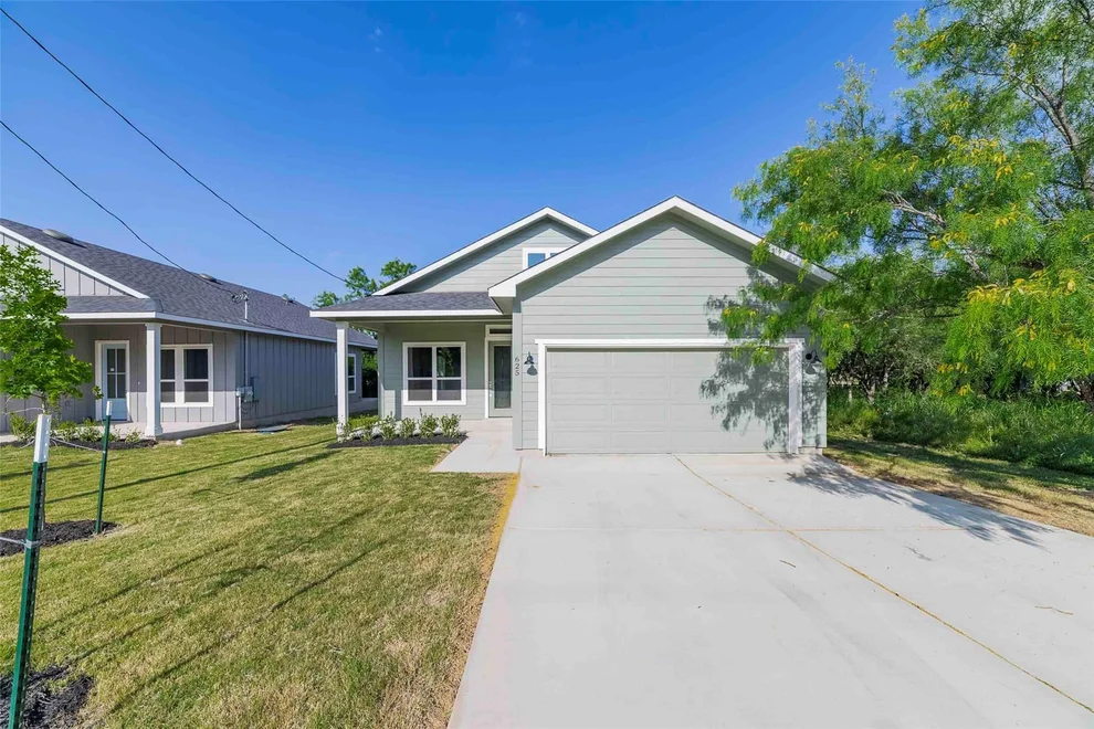 Unit for sale at 625 Birch LN, Cottonwood Shores, TX 78657