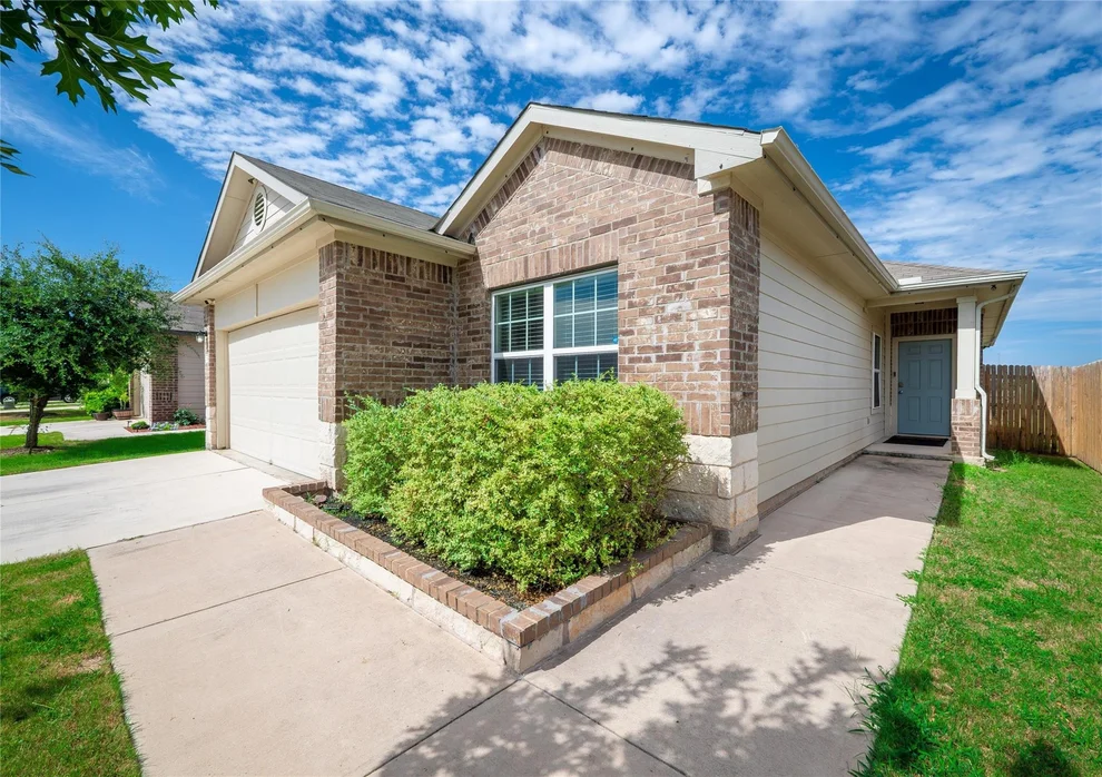 Unit for sale at 624 Independence Ave, Liberty Hill, TX 78642
