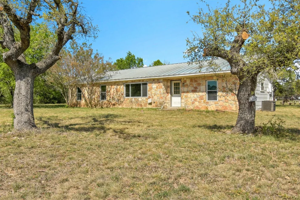 Unit for sale at 801 Live Oak TRL, Liberty Hill, TX 78642