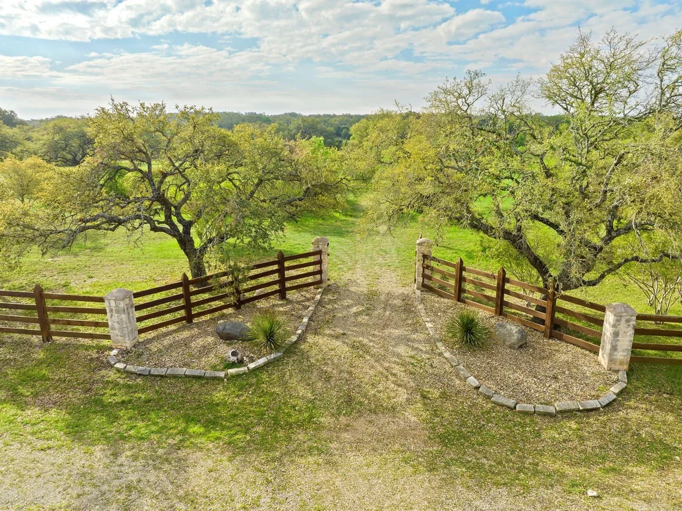 Unit for sale at 415 E Bartlett DR, Buda, TX 78610