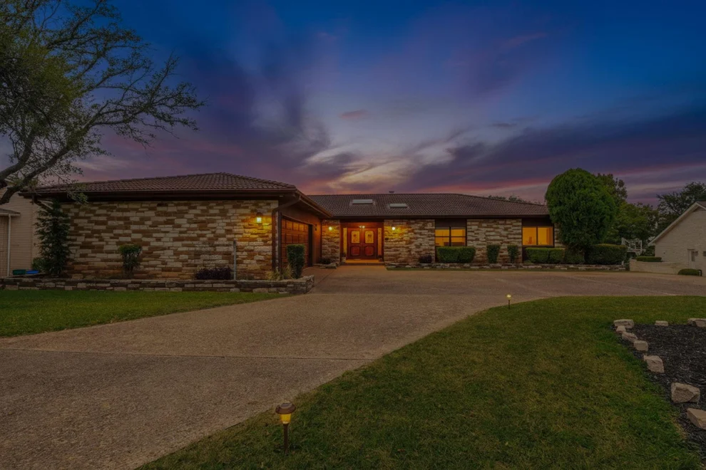 Unit for sale at 113 Indian Bend DR, Lakeway, TX 78734