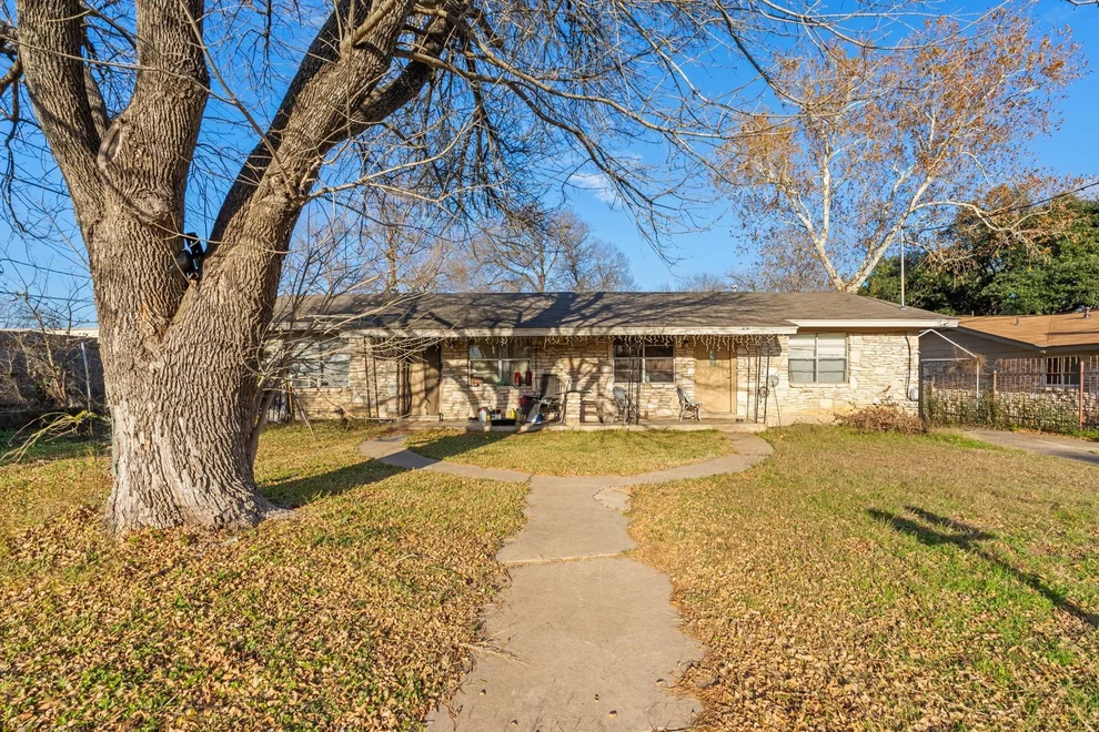 Unit for sale at 7400 Southgate LN, Austin, TX 78744