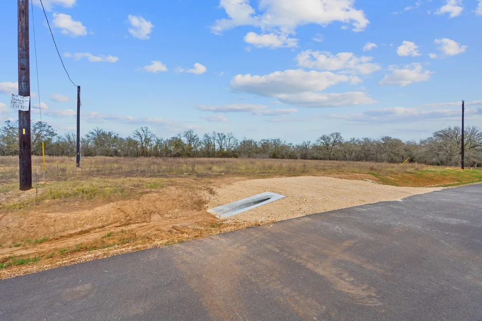 Unit for sale at 161 Azalea CT, Dale, TX 78616