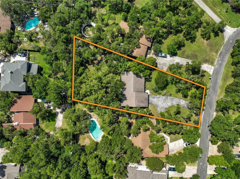Unit for sale at 8303 Cliffview DR, Austin, TX 78759