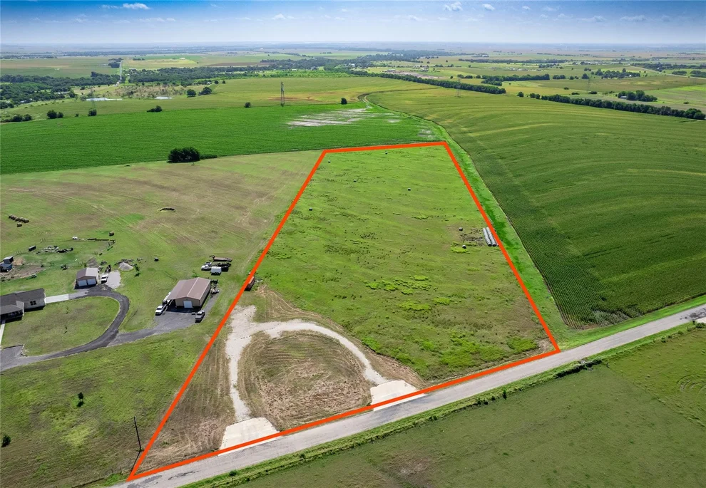 Unit for sale at 500 County Rd 161, Granger, TX 76530