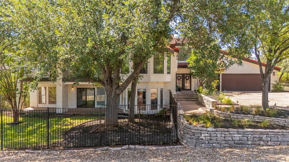 Unit for sale at 17 The Hills DR, Austin, TX 78738