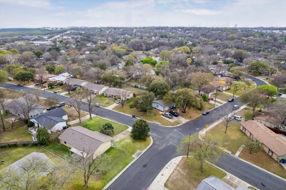 Unit for sale at 6811 Wake Forest LN, Austin, TX 78723