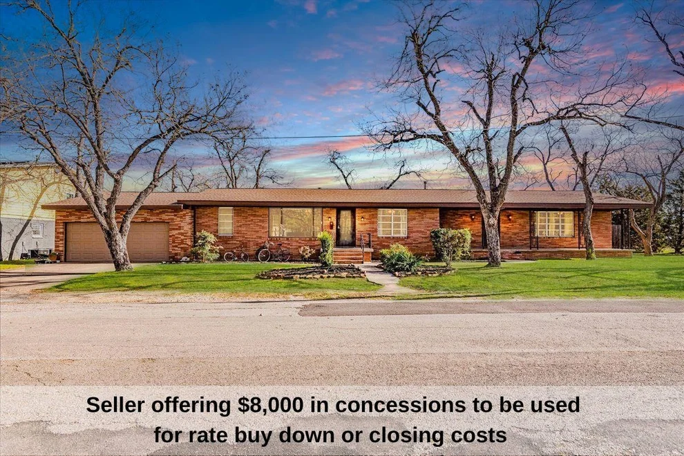 Unit for sale at 805 N Ave E, Elgin, TX 78621
