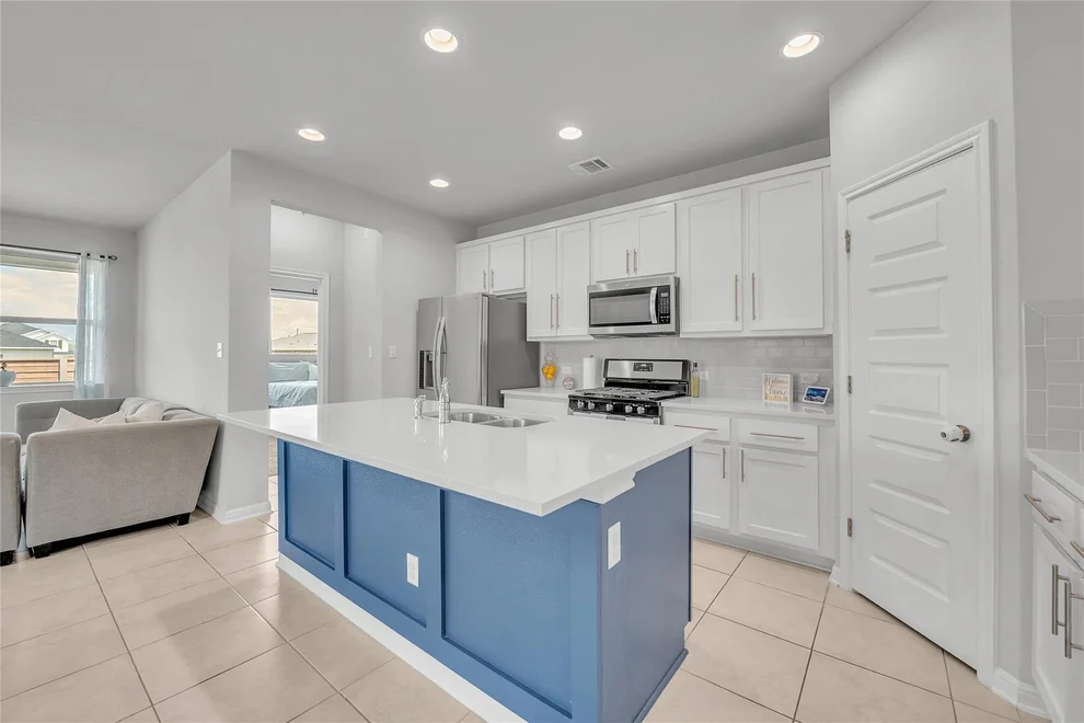 Unit for sale at 105 Peruvian LN, Georgetown, TX 78626