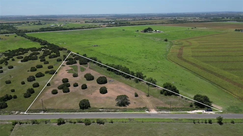 Unit for sale at 562 CR 154 RD, Weir, TX 78626