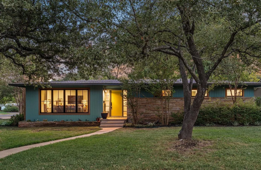 Unit for sale at 2601 Park View DR, Austin, TX 78757