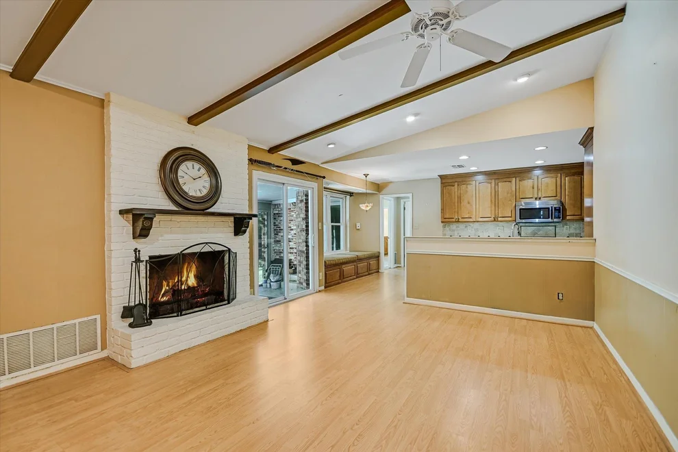 Unit for sale at 8821 Silverarrow CIR, Austin, TX 78759
