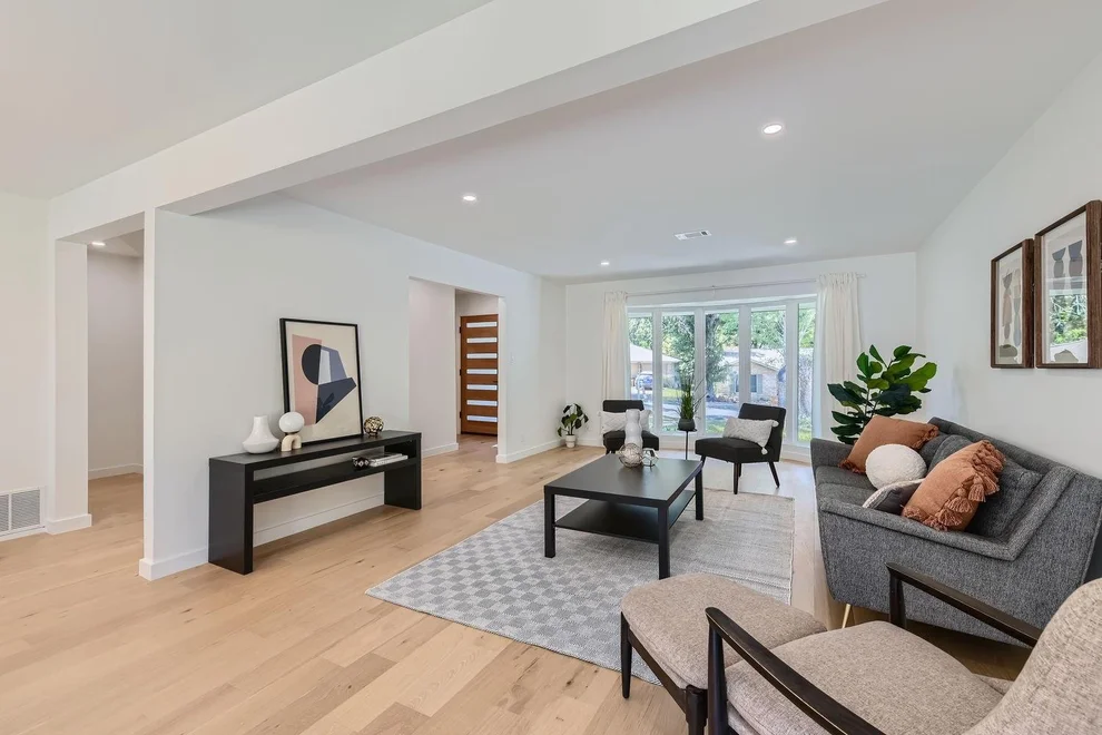 Unit for sale at 3401 Laguna DR, Austin, TX 78741