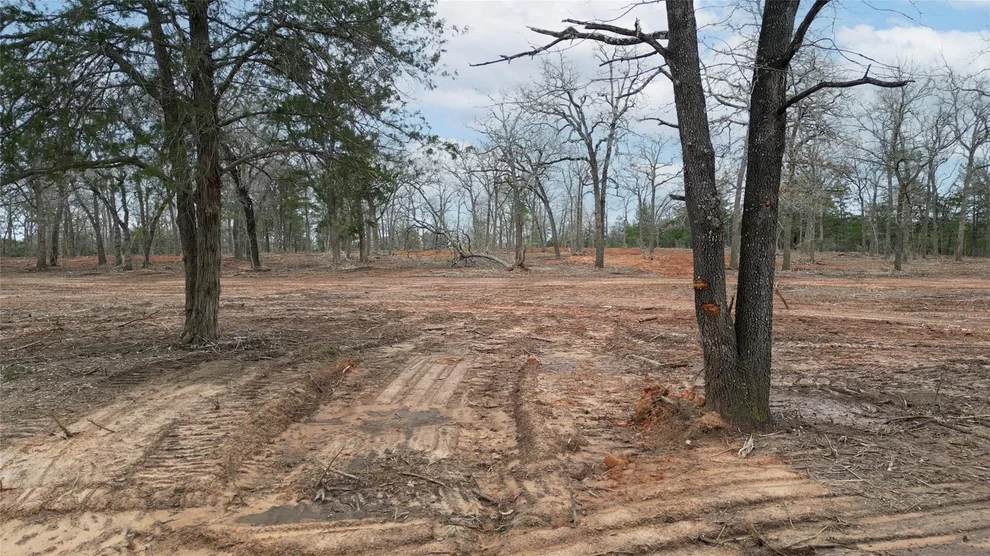 Unit for sale at 1559 FM 535 Highway, Smithville, TX 78957