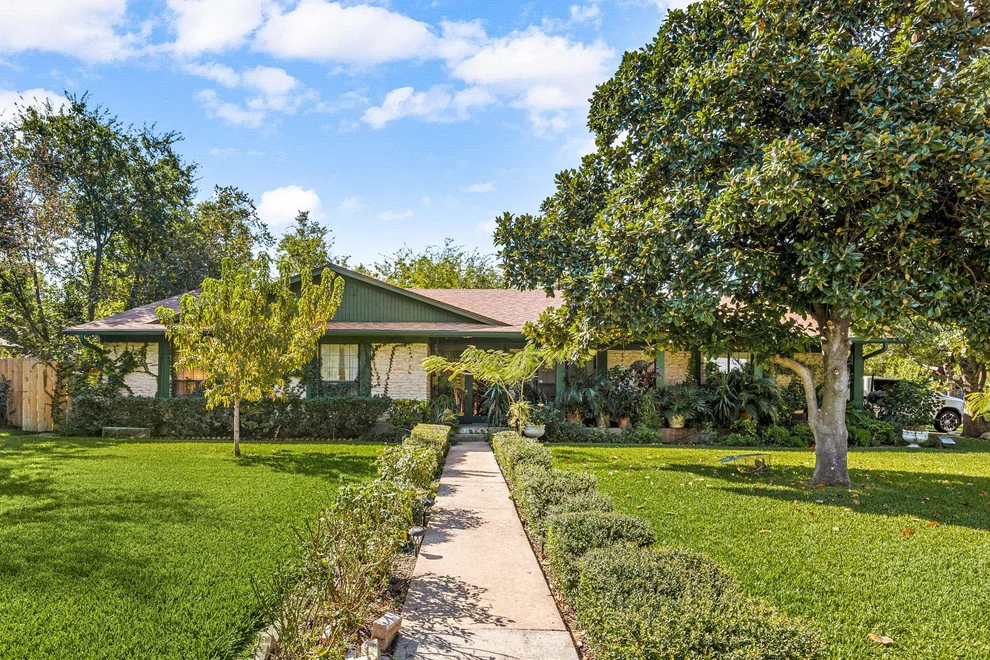 Unit for sale at 301 Dove Creek DR, Round Rock, TX 78664