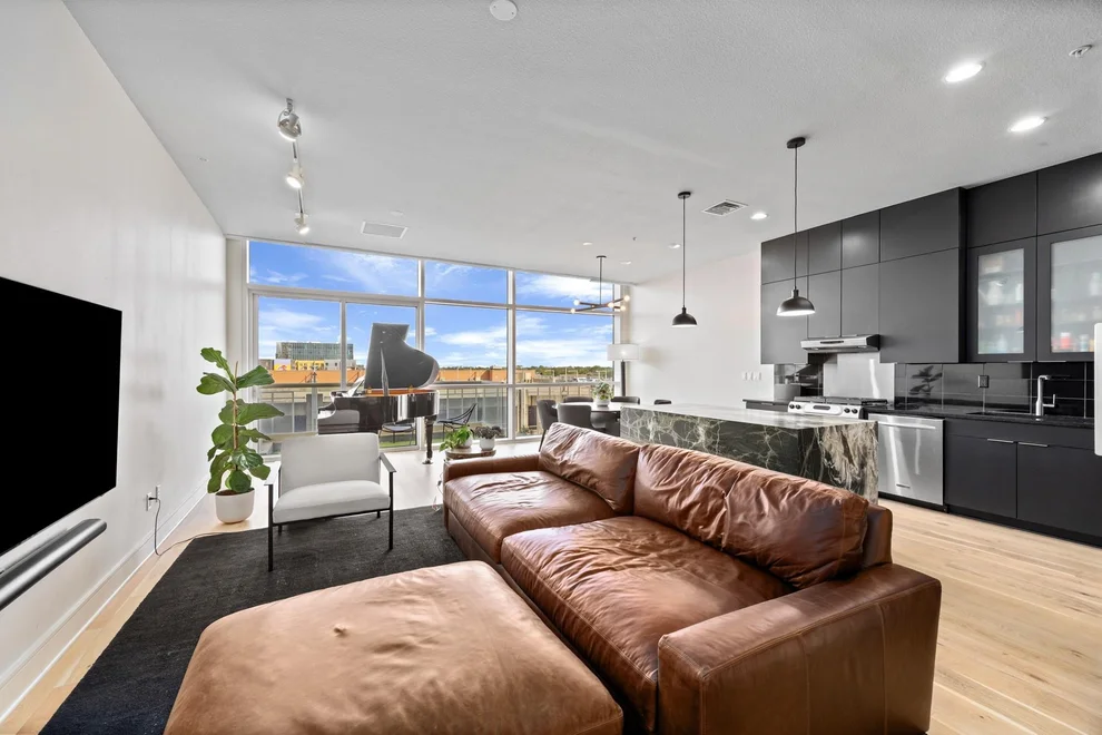 Unit for sale at 555 E 5th ST, Austin, TX 78701