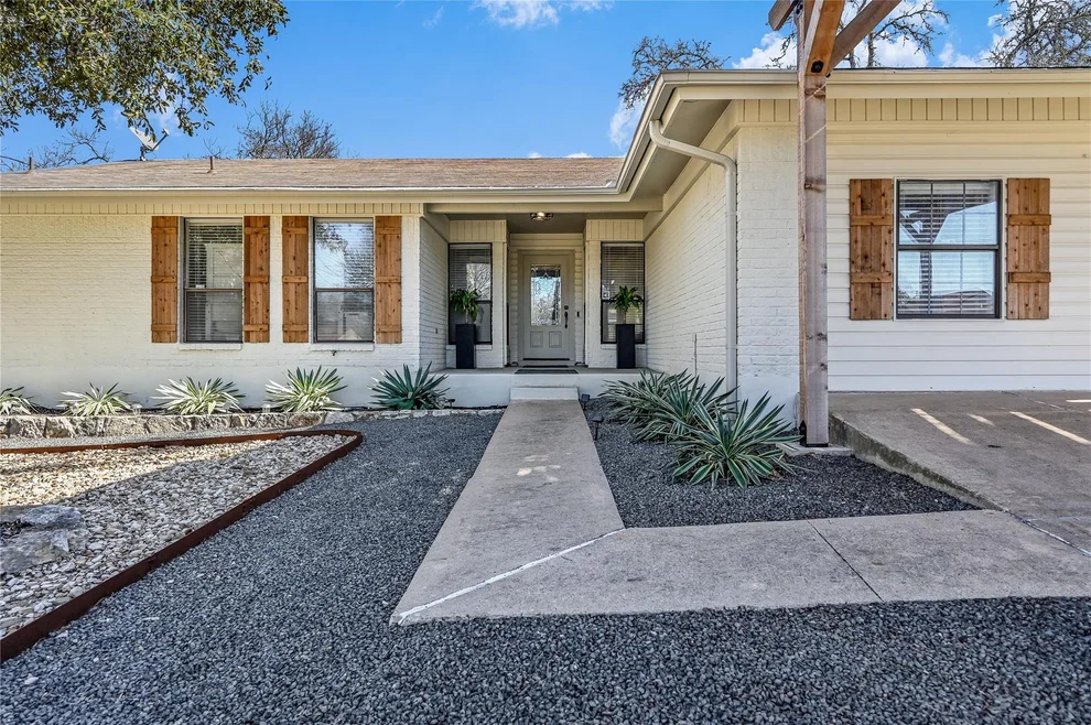 Unit for sale at 1003 Mockingbird DR, Manchaca, TX 78652