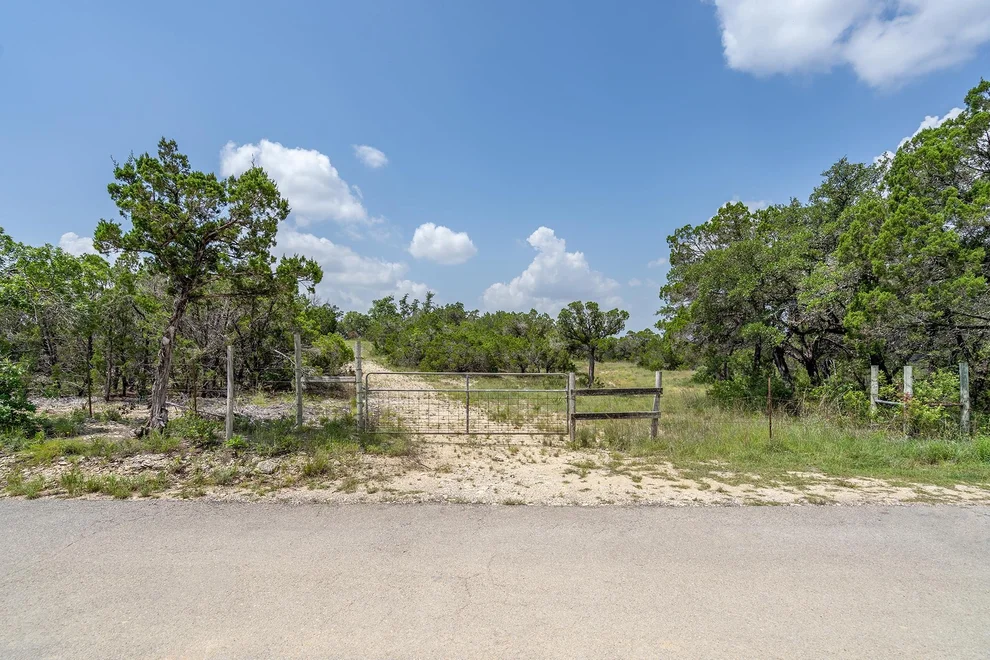 Unit for sale at 19705 Tyler TRL, Jonestown, TX 78645