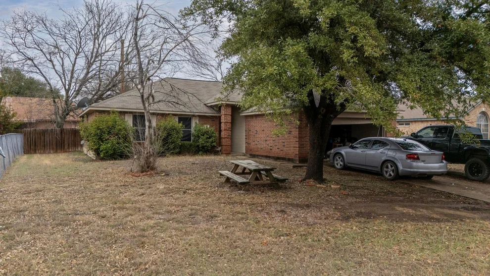 Unit for sale at 1006 Cottonbowl DR, Taylor, TX 76574