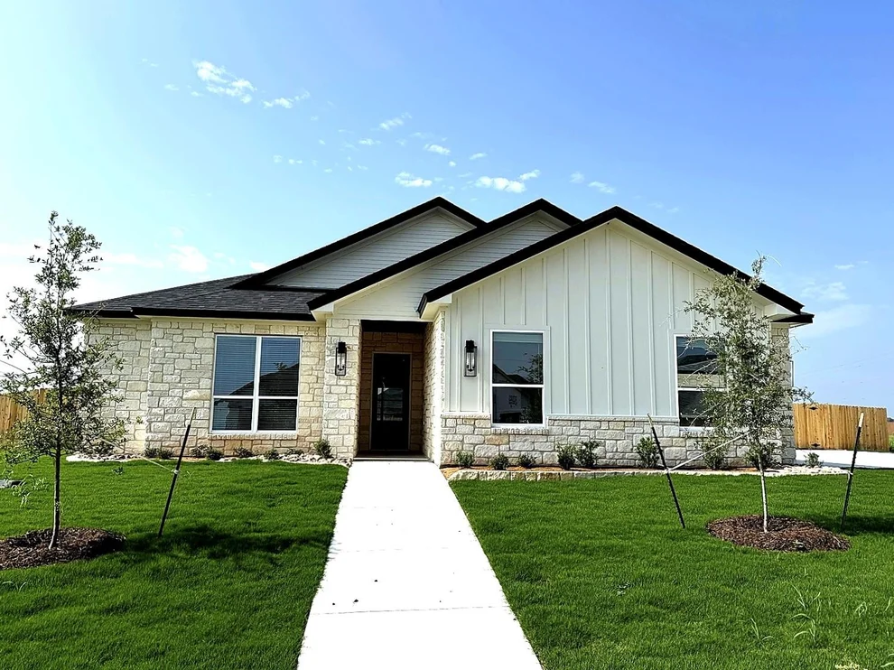 Unit for sale at 1614 Hunt DR, Salado, TX 76571