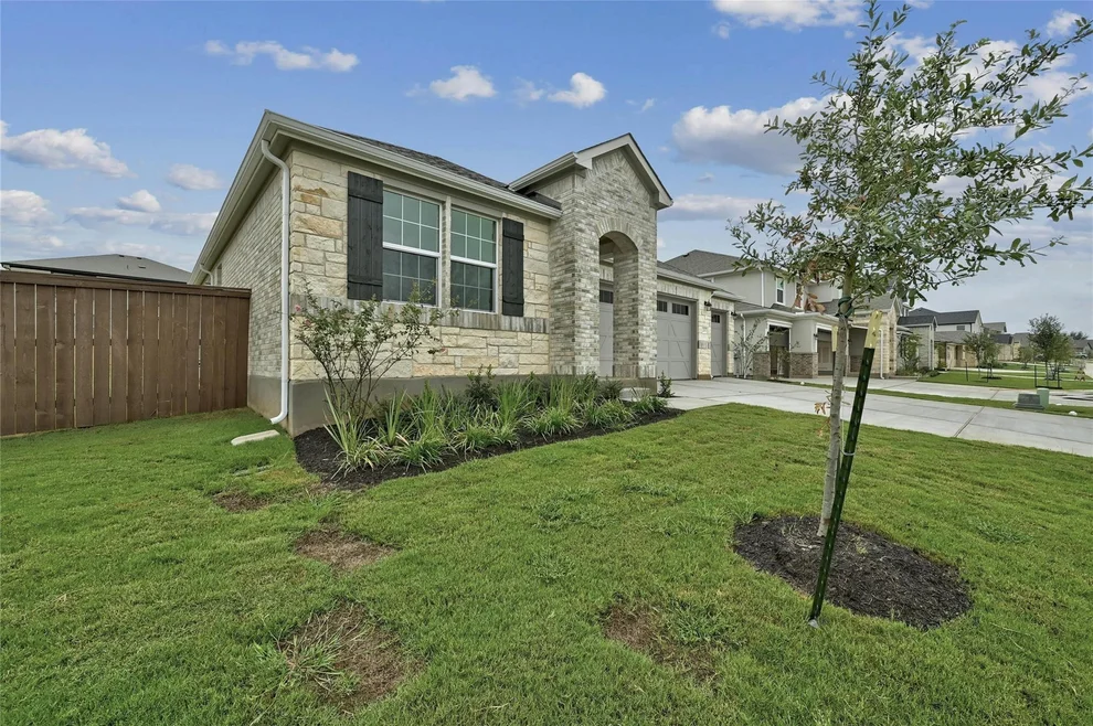 Unit for sale at 225 Fiddleneck RD, Marble Falls, TX 78654