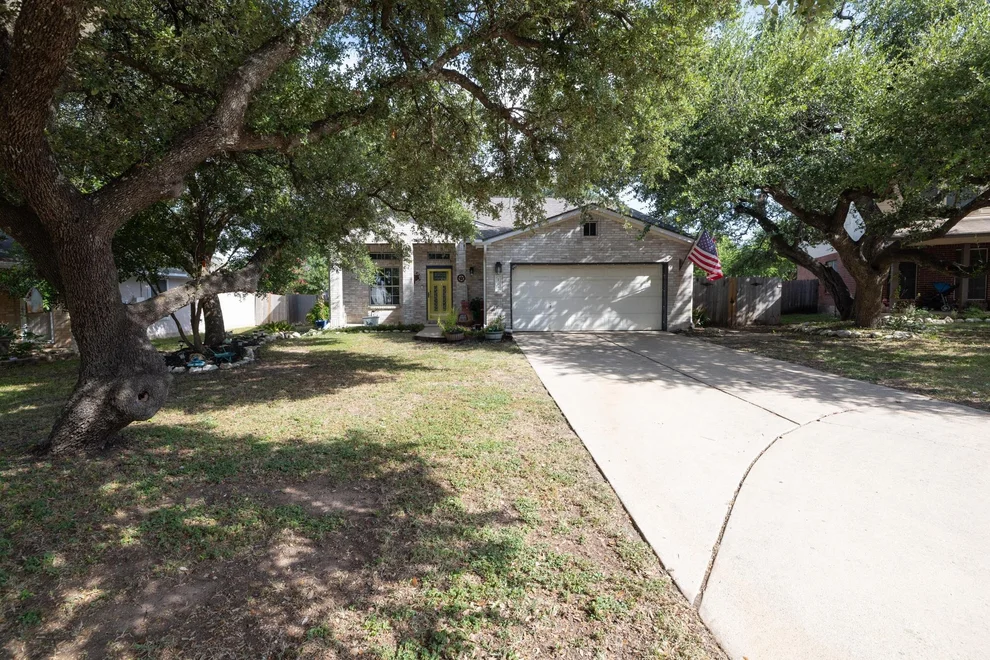 Unit for sale at 104 Grant CT, Leander, TX 78641