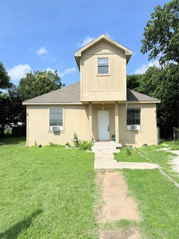 Unit for sale at 404 S Love Ave, Florence, TX 76527