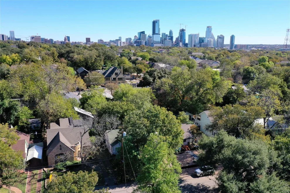 Unit for sale at 1607 Wethersfield RD, Austin, TX 78703
