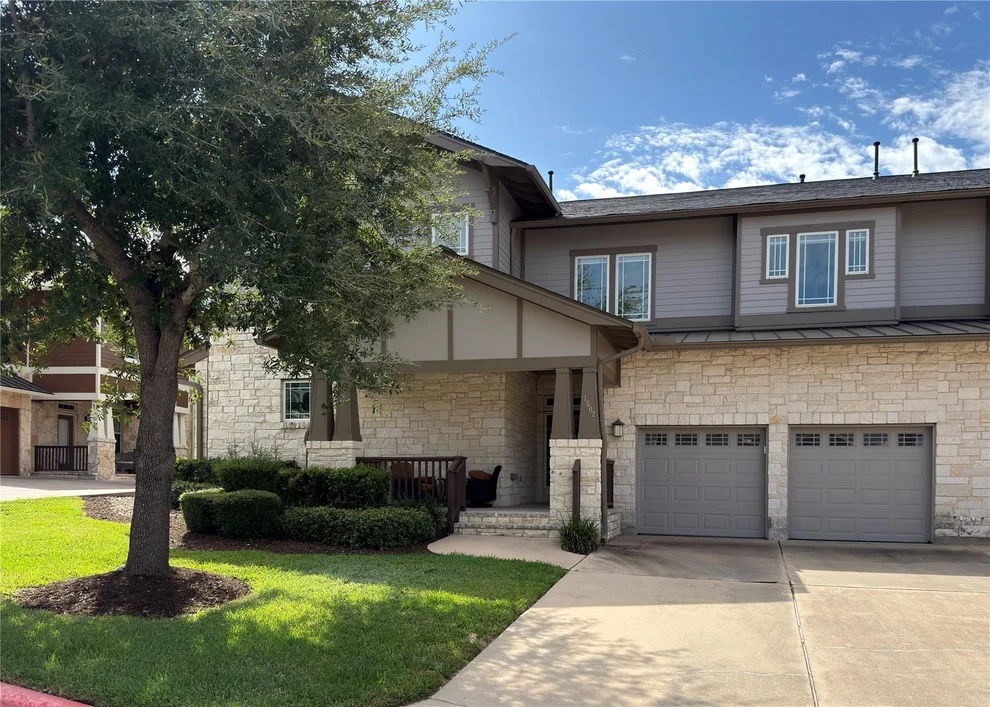 2930 Grand Oaks Loop