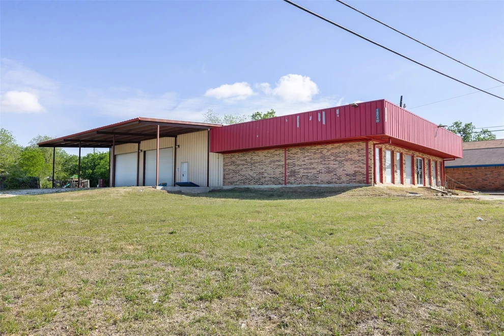 Unit for sale at 1804 W Cameron Ave, Rockdale, TX 76567