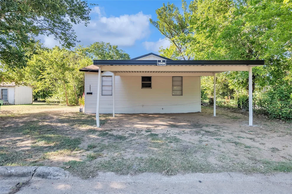 Unit for sale at 1001 W 8th ST, Cameron, TX 76520