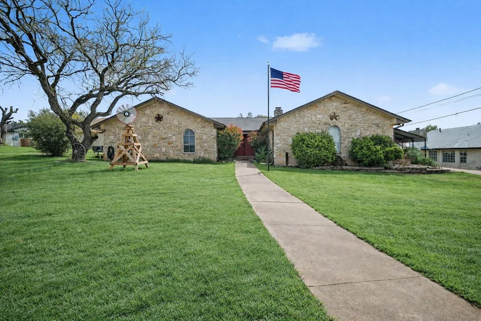 Unit for sale at 103 Oak Ridge CIR, Georgetown, TX 78628