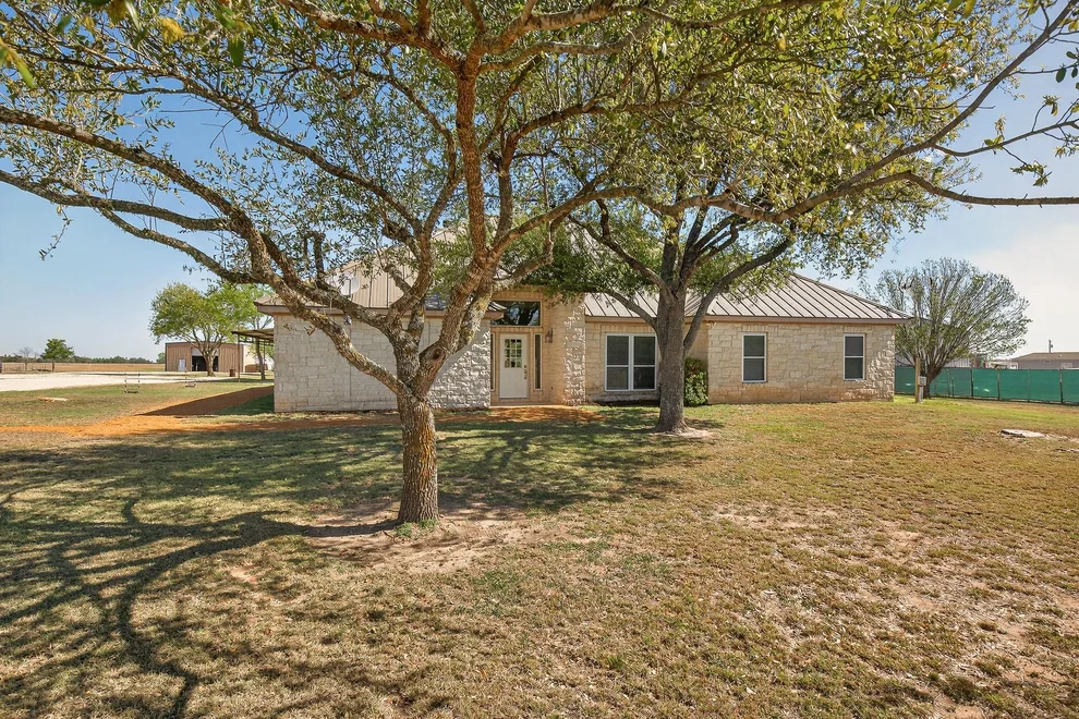 Unit for sale at 13639 Abrahamson RD, Manor, TX 78653