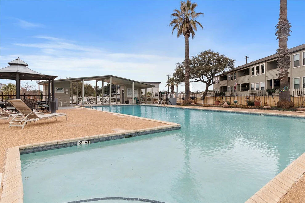 Unit for sale at 604 Highcrest DR, Marble Falls, TX 78654