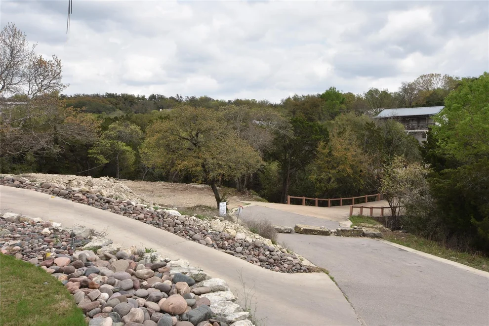 Unit for sale at 2001 Lipan TRL, Austin, TX 78733