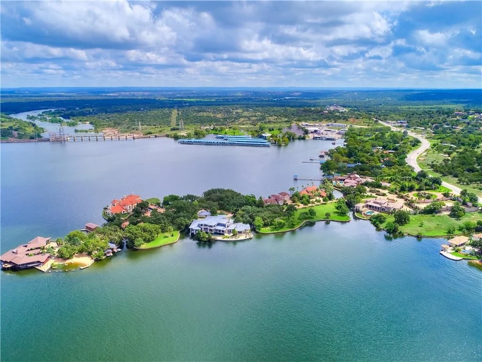 Unit for sale at 7-A Estate DR, Horseshoe Bay, TX 78657