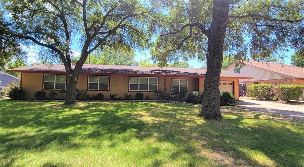 Unit for sale at 403 San Jacinto DR, Rockdale, TX 76567