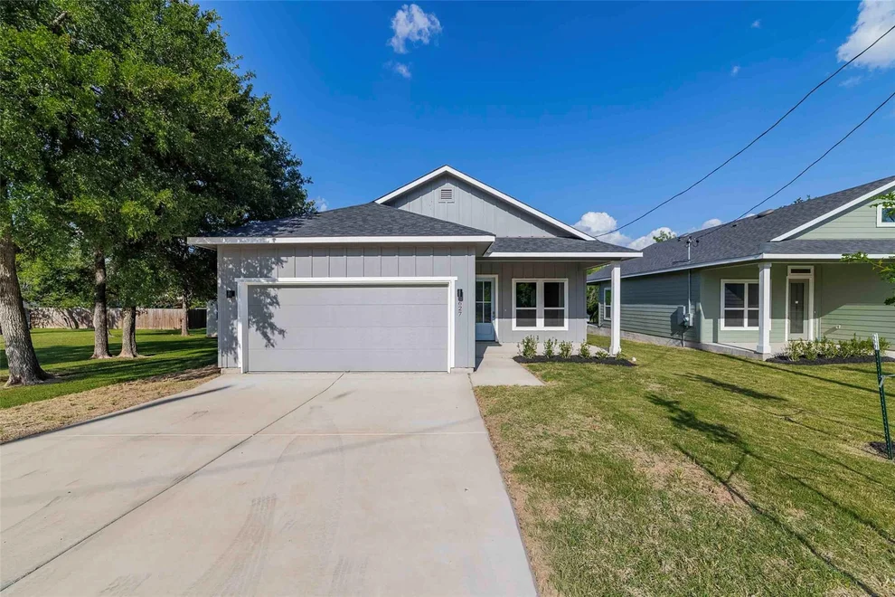 Unit for sale at 627 Birch LN, Cottonwood Shores, TX 78657