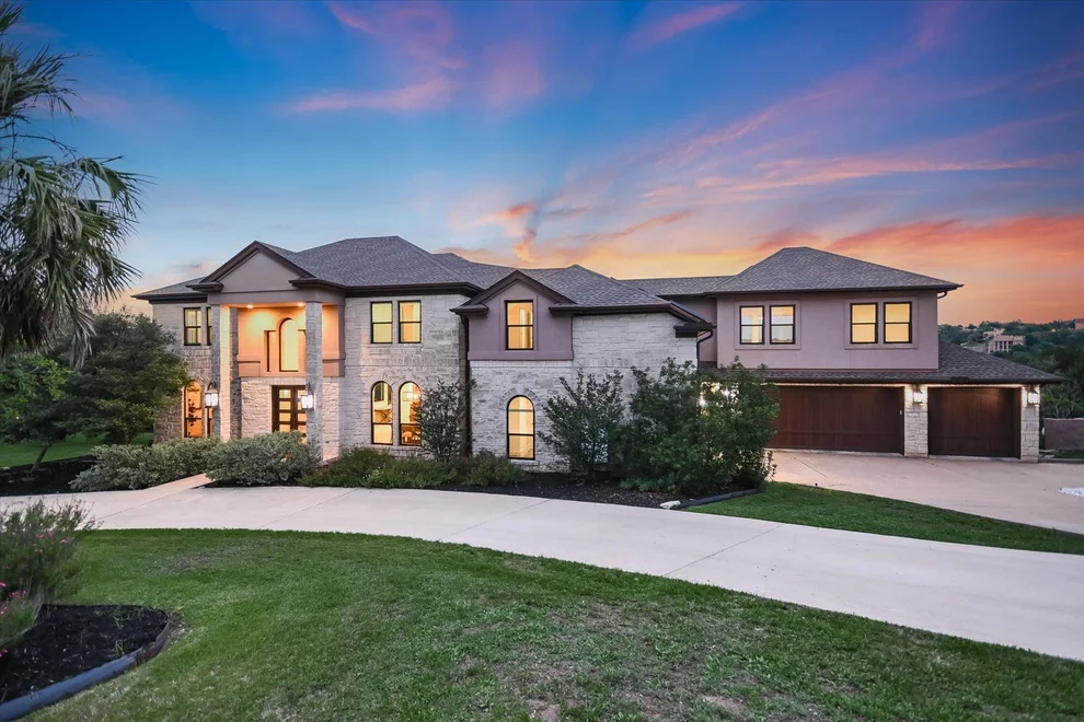 Unit for sale at 105 N Lowell LN, Austin, TX 78733