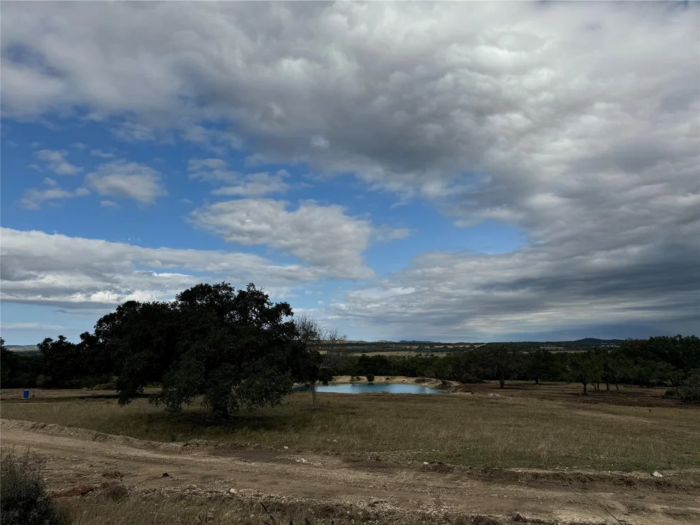 Unit for sale at 732 Lindeman LN, Blanco, TX 78606