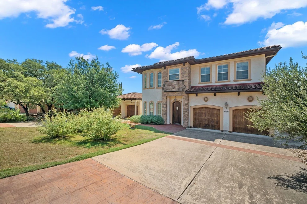 Unit for sale at 405 Venture BLVD S, Point Venture, TX 78645