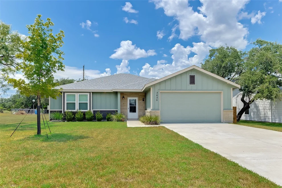 Unit for sale at 3625 Sagebrush TRL, Kingsland, TX 78639