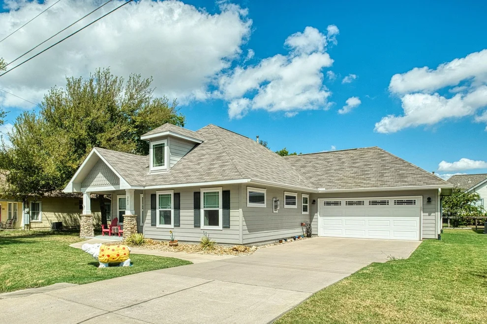 Unit for sale at 302 W Metcalfe ST, Hutto, TX 78634