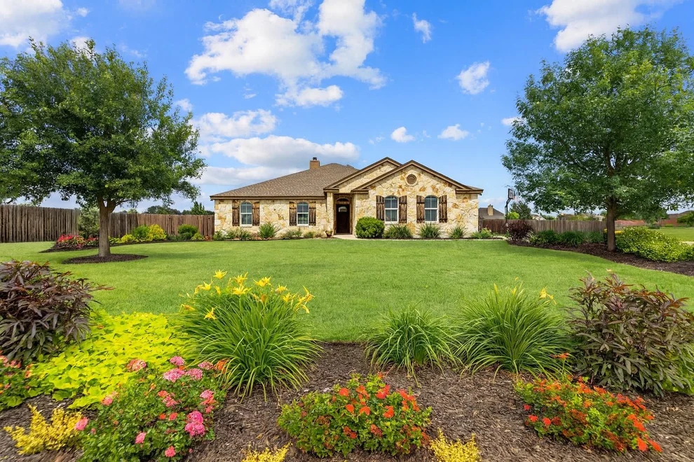 Unit for sale at 104 Angela DR, Liberty Hill, TX 78642