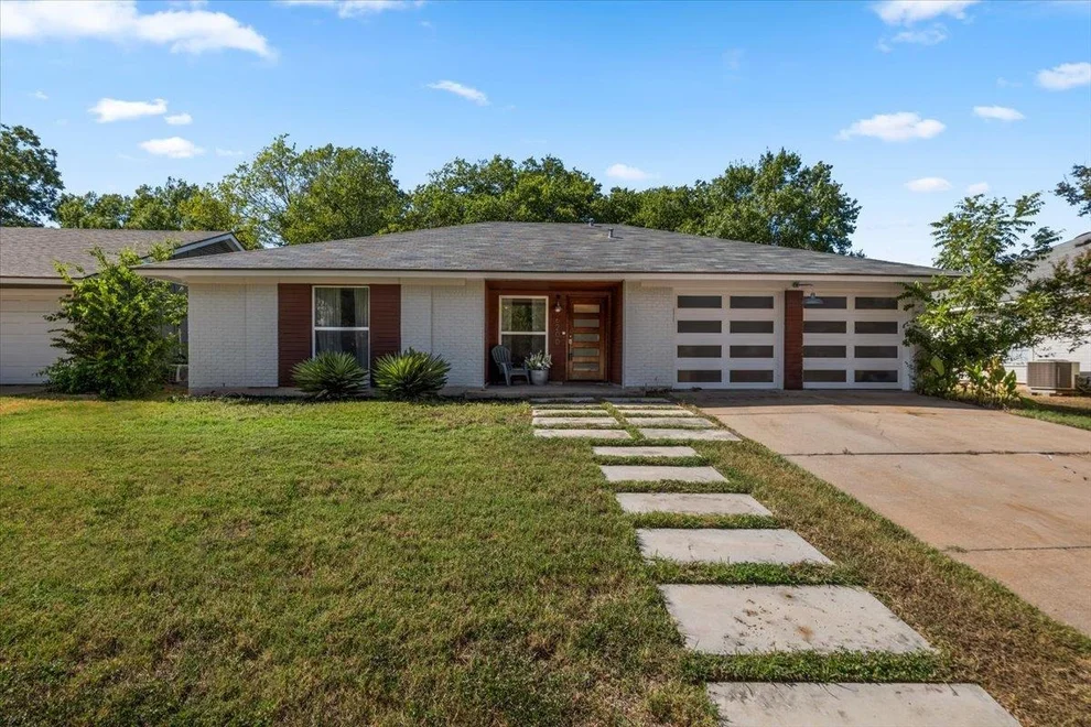 Unit for sale at 6200 Blarwood DR, Austin, TX 78745